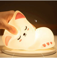 Cat-Shaped Bedside Lamp – Warm and Sleep-Friendly for Kids